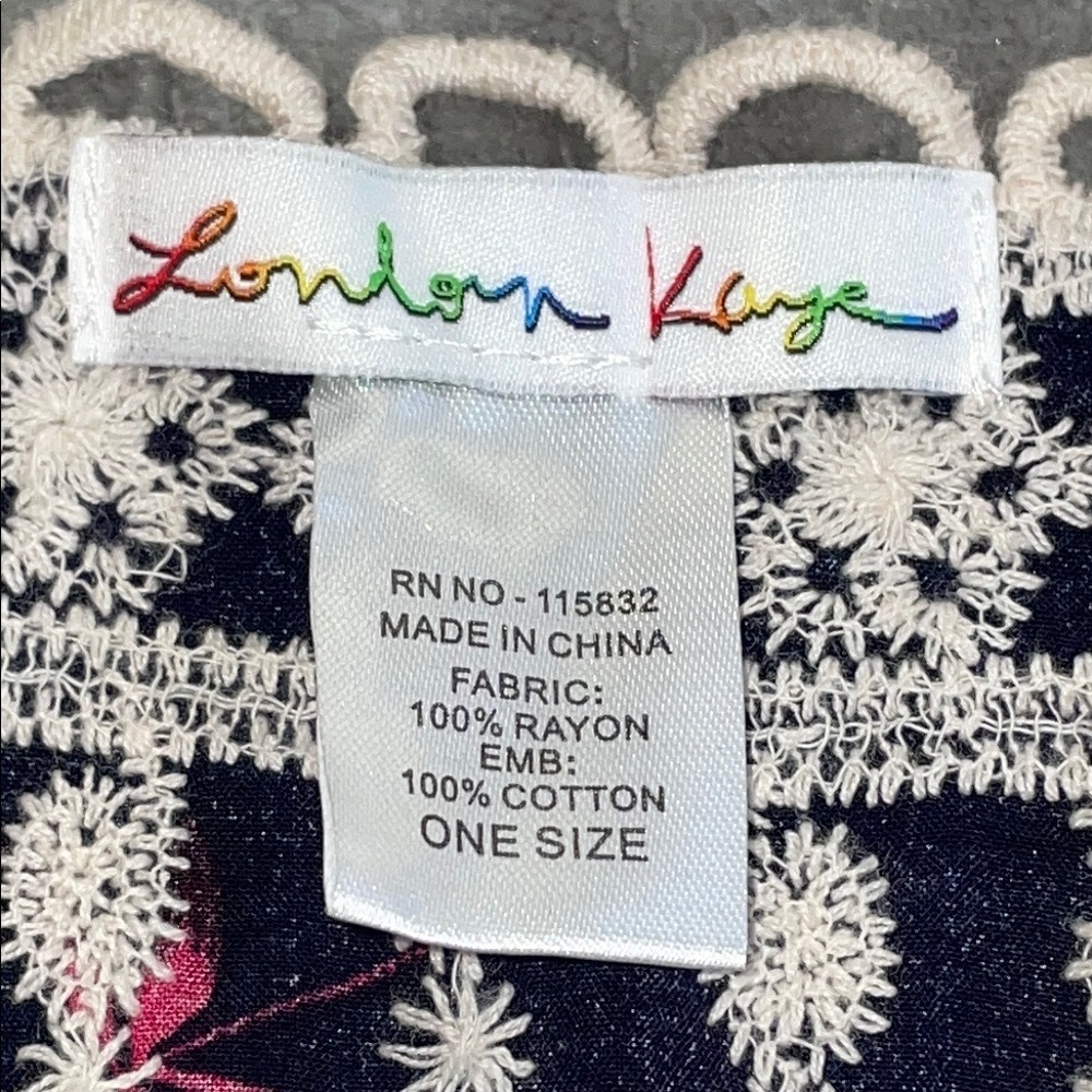 London Kaye Short Sleeve Crocheted Lace & Embroidered w butterfly pattern. - Picture 5 of 9